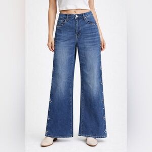 J33. Petite Studded Blue Wide-Leg Jeans